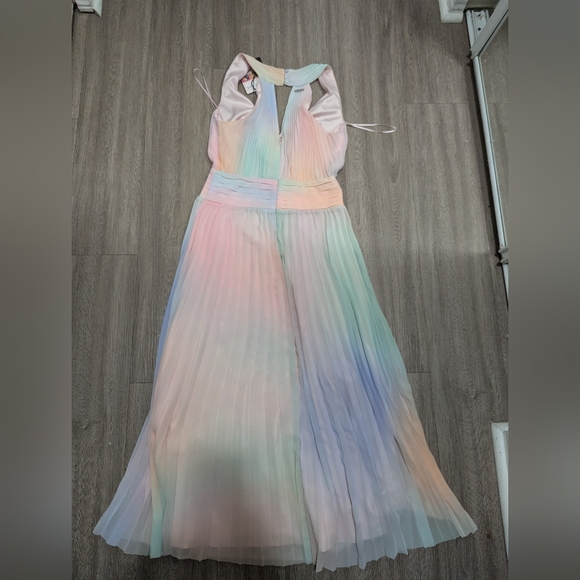 Guess Jennifer Lopez Hind Pleated Maxi Dress S Brand New with Tags - Picture 9 of 9